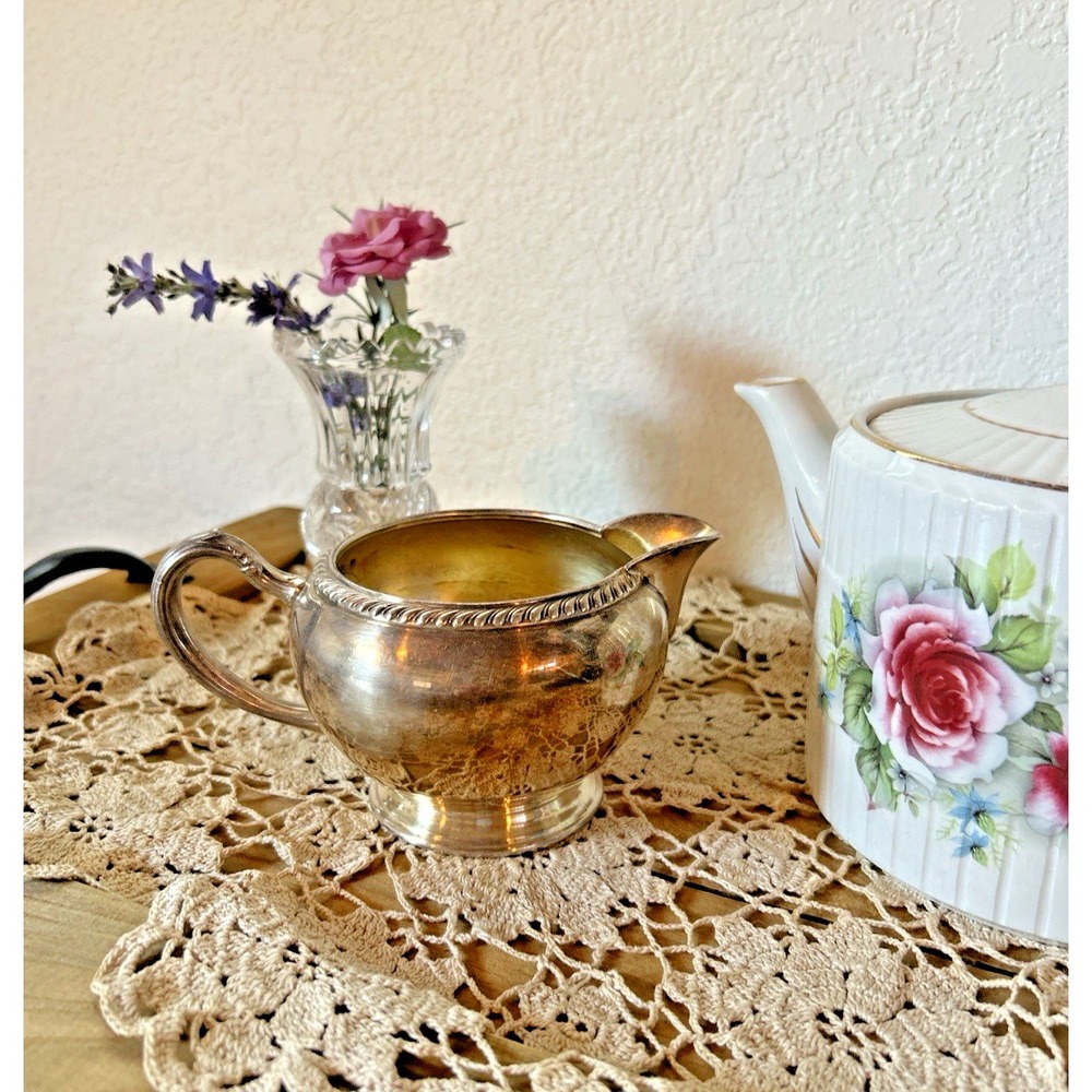 Vintage Oneida Fiesta Creamer Silver Plated Cream Pitcher Mid Century Barware - Picture 5 of 6